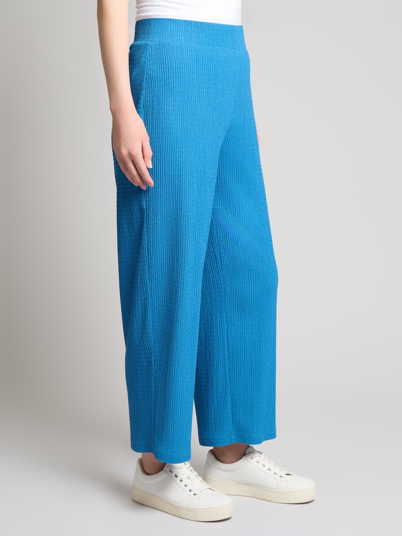 Pull-On Textured Wide Leg Cropped Pant