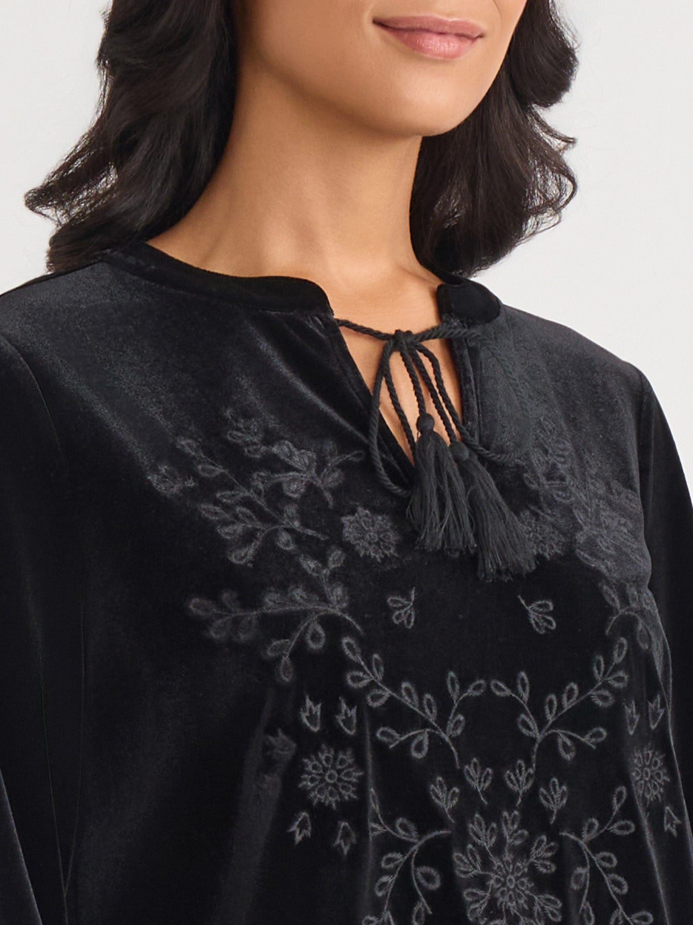 Embroidery V-Neck Velour Top